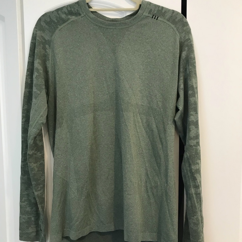 Lululemon army green and camo longsleeve shirt